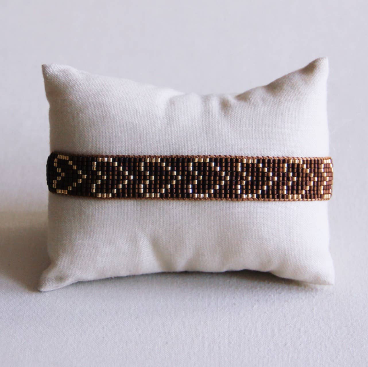 Herzgewebtes Armband - Dunkelbraun/Gold