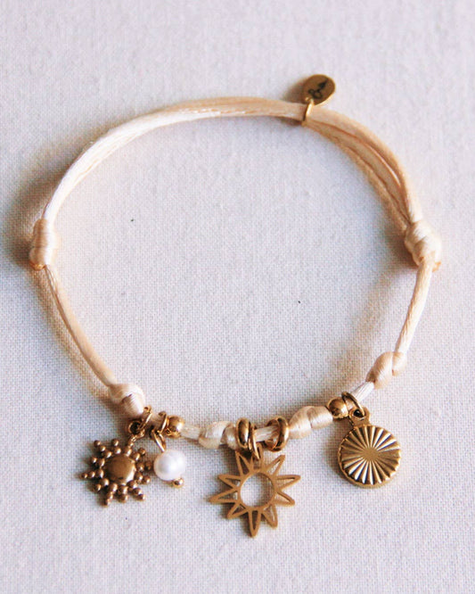 Satin-Charme-Armband mit Sonne und Mini-Perle - Sand