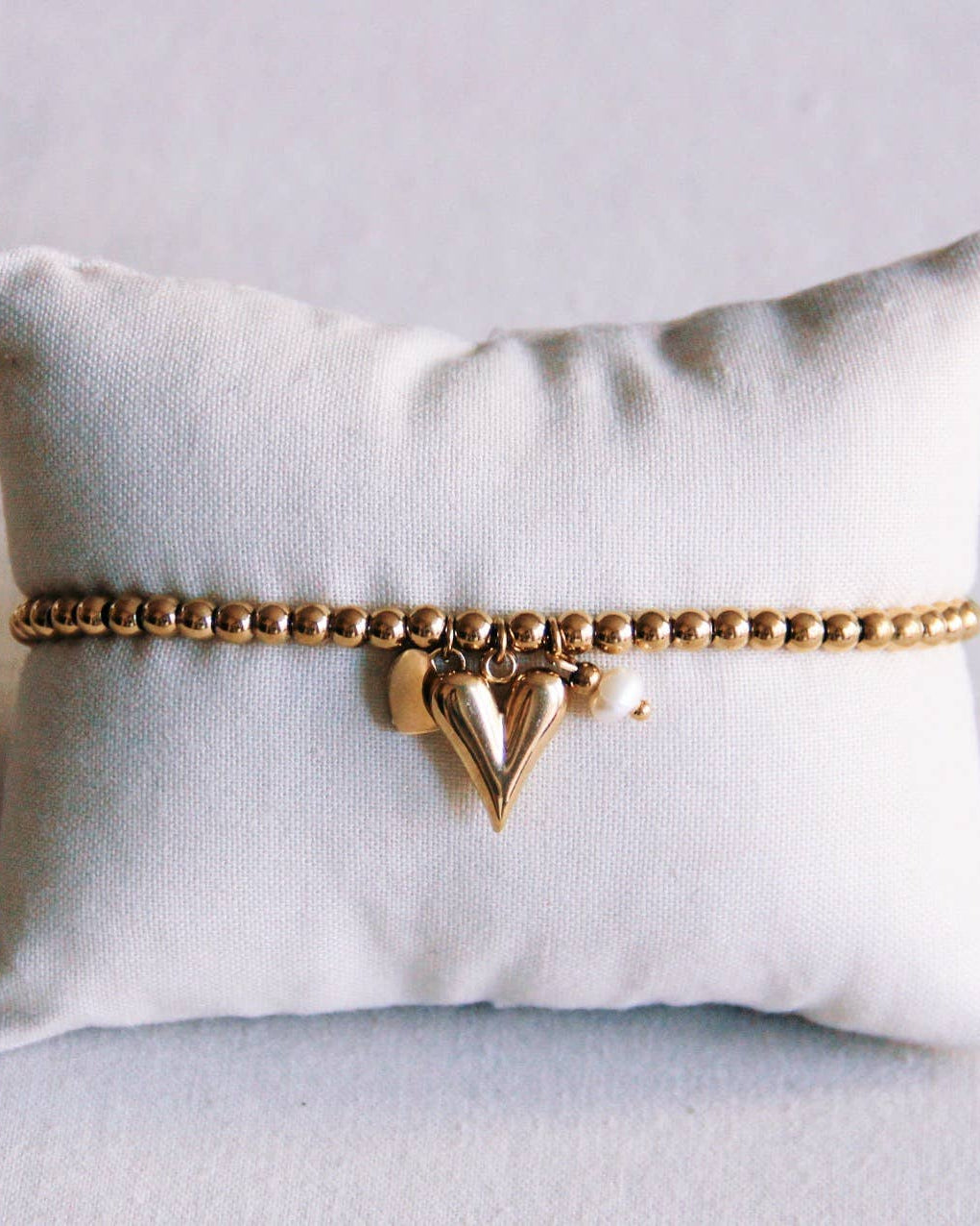 Perlenarmband mit Herzen und Mini-Perle
