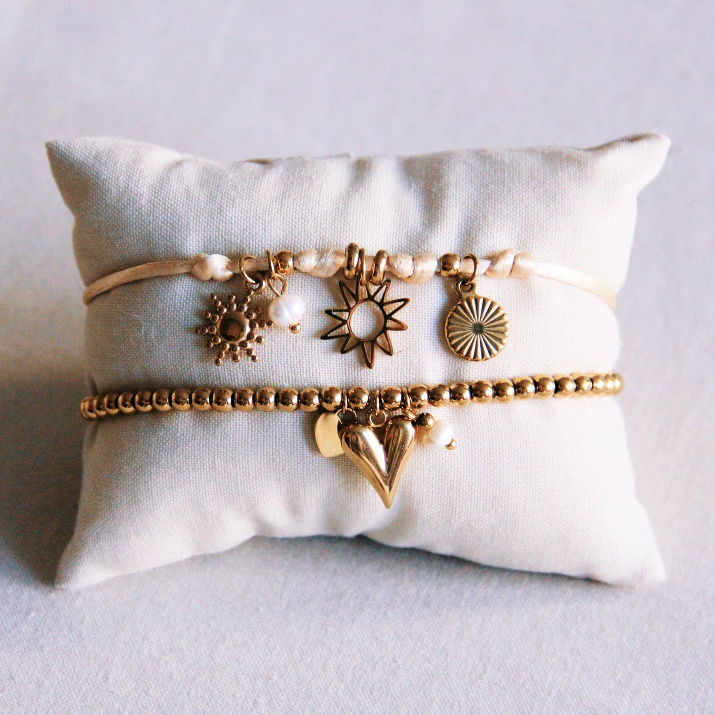 Perlenarmband mit Herzen und Mini-Perle